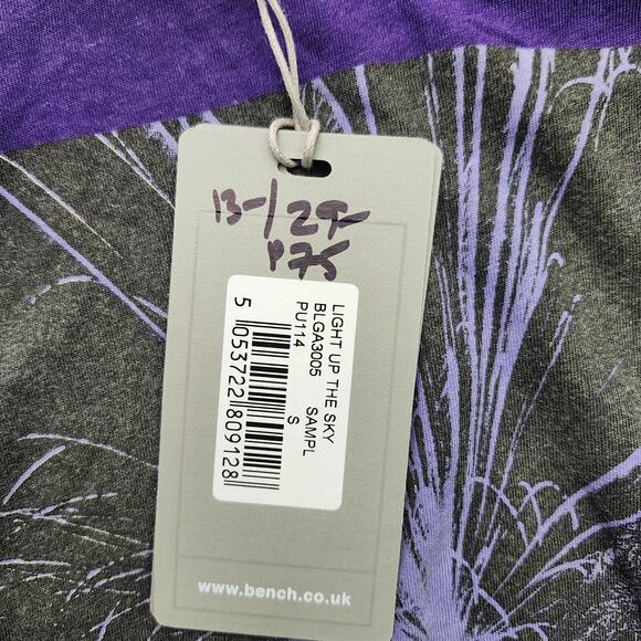 Bench Urban Wear Womens Graphic T-Shirt cap sleeve Size Small Purple - Picture 6 of 9